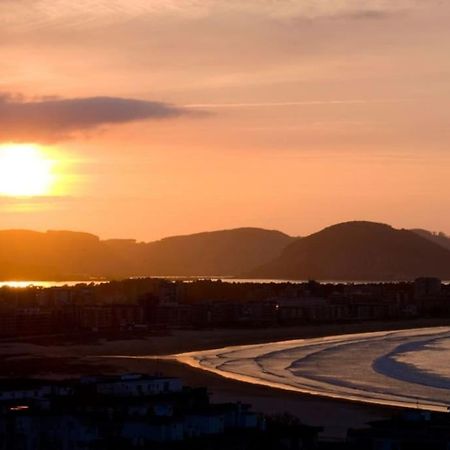 Appartamento Reformado, A 2Min De Playa, En La Mejor Zona. Laredo Esterno foto