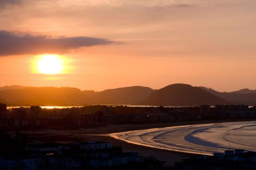 Appartamento Reformado, A 2Min De Playa, En La Mejor Zona. Laredo Esterno foto