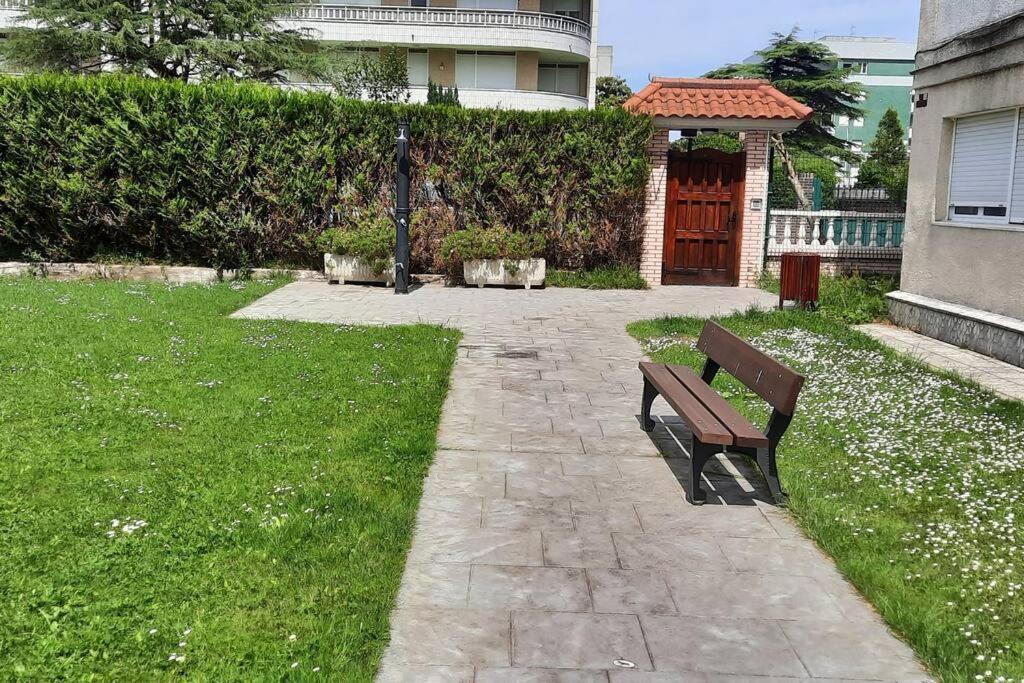 Appartamento Reformado, A 2Min De Playa, En La Mejor Zona. Laredo Esterno foto